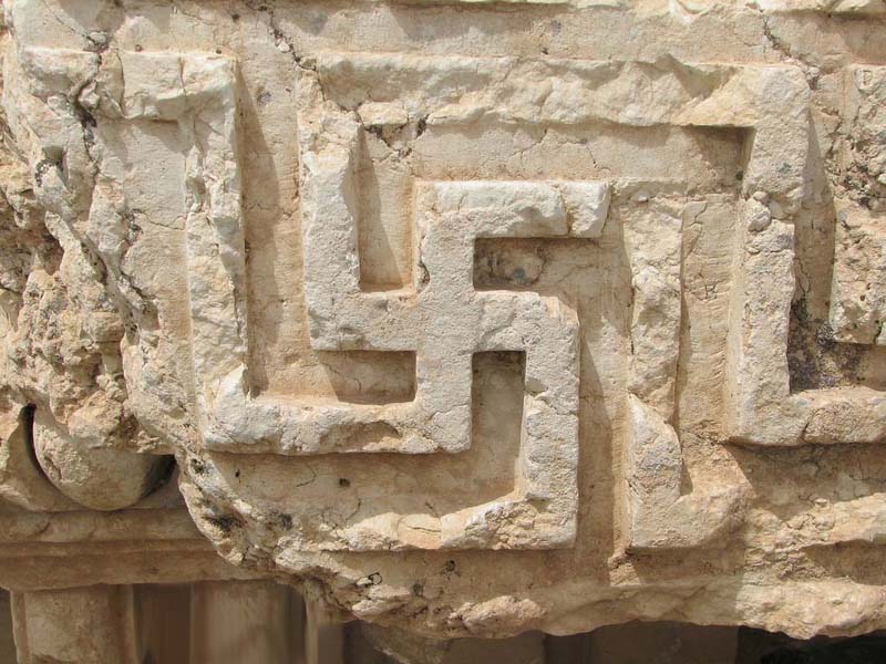 baalbek_swastika